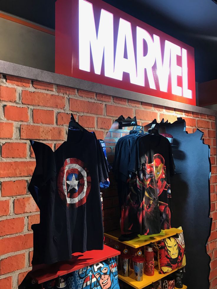 MARVEL COLLECTION